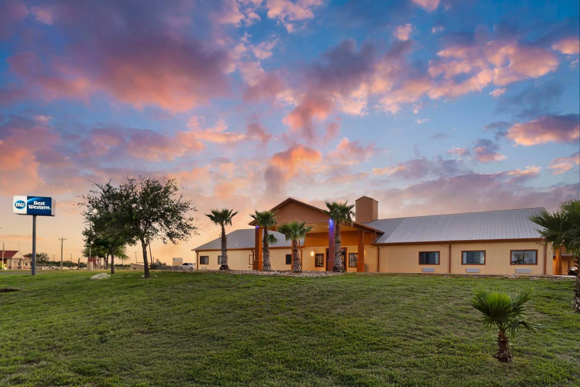 Best Western Hebbronville Inn Екстериор снимка